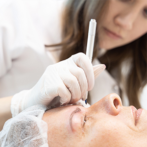 Microblading Nahaufnahme der Behandlung